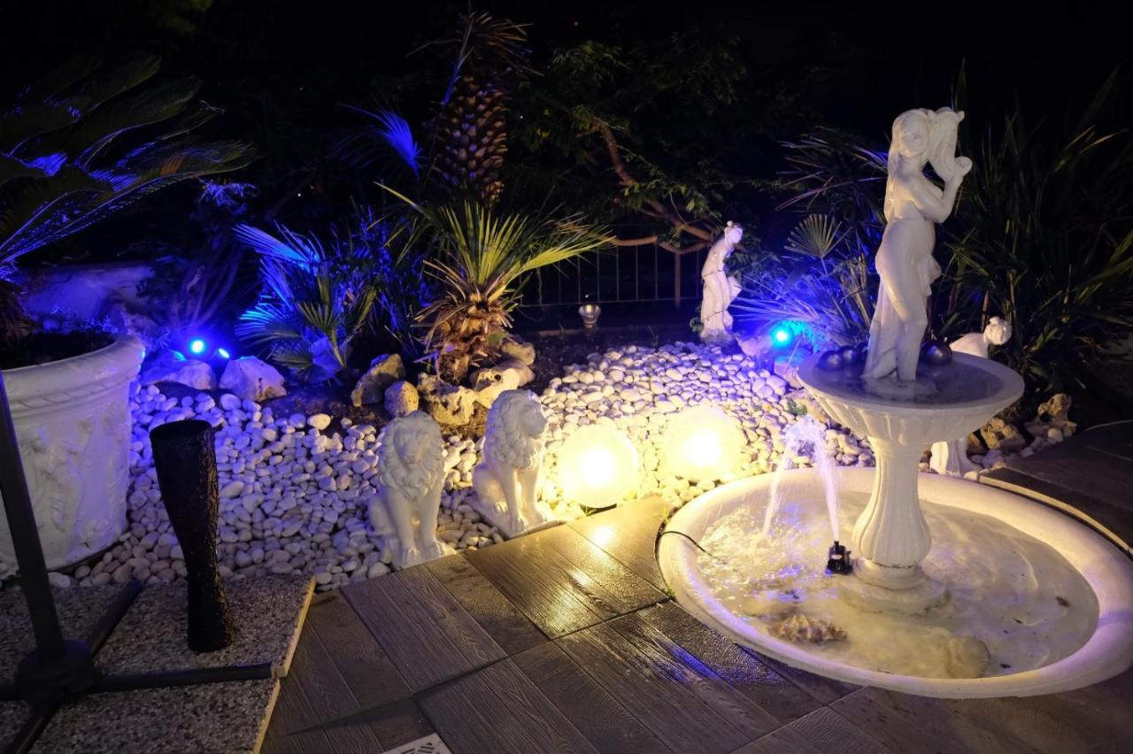 Last Minute Garden And Jacuzzi,The Most Gorgeus !Adult Only ลาสเปเซีย ภายนอก รูปภาพ